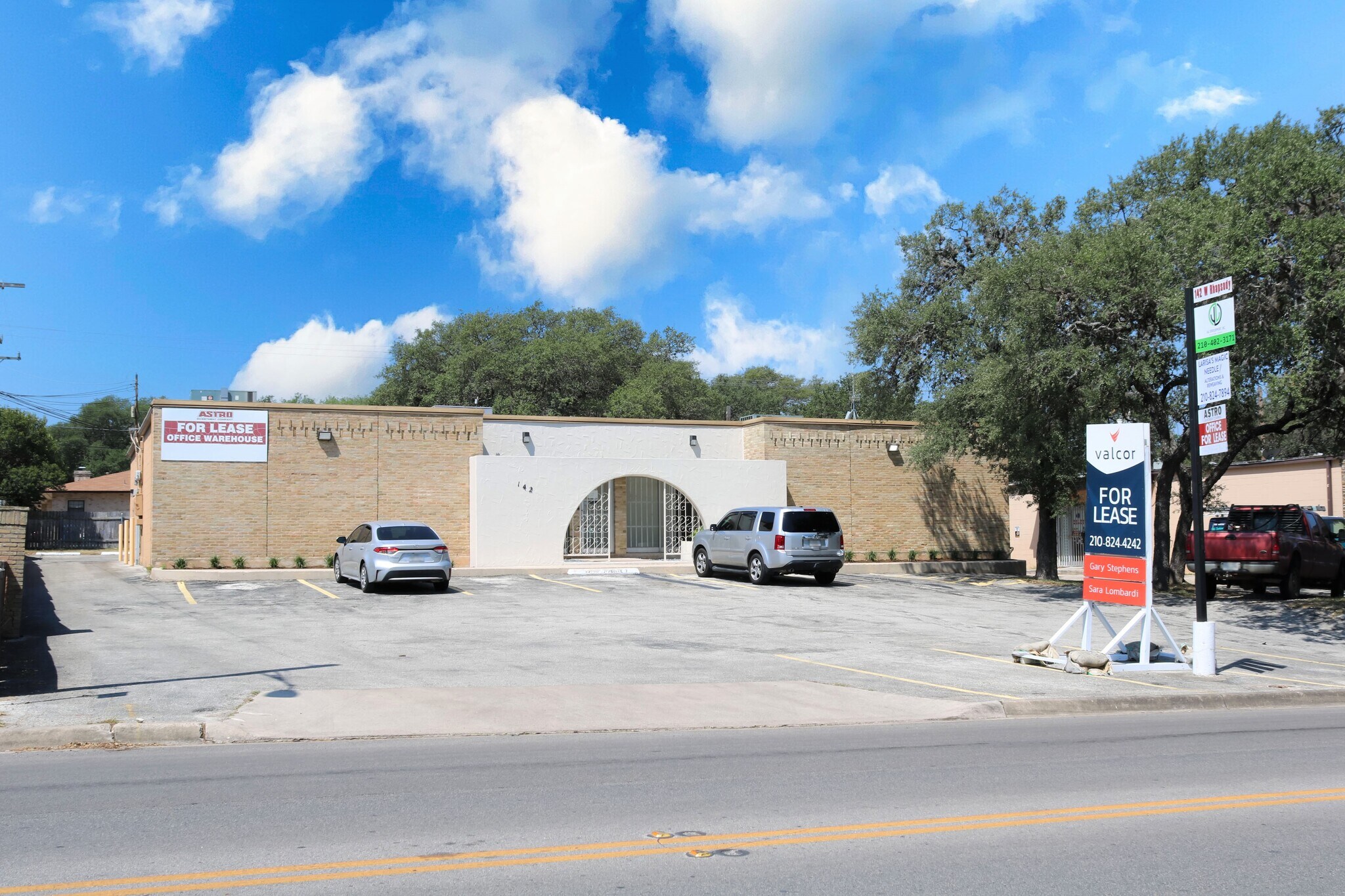 142 W Rhapsody Dr, San Antonio, TX à louer Photo de l’immeuble– Image 1 sur 7