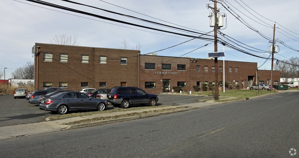 50 Commercial Ave, Moonachie, NJ à vendre - Photo de l’immeuble – Image 2 sur 2