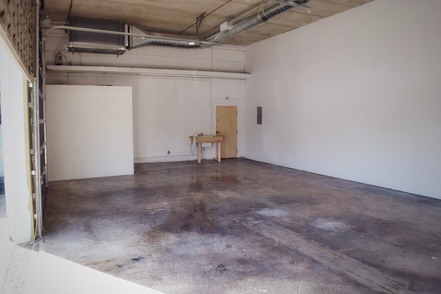 290 NW 73rd St, Miami, FL à louer - Photo intérieure – Image 3 sur 23