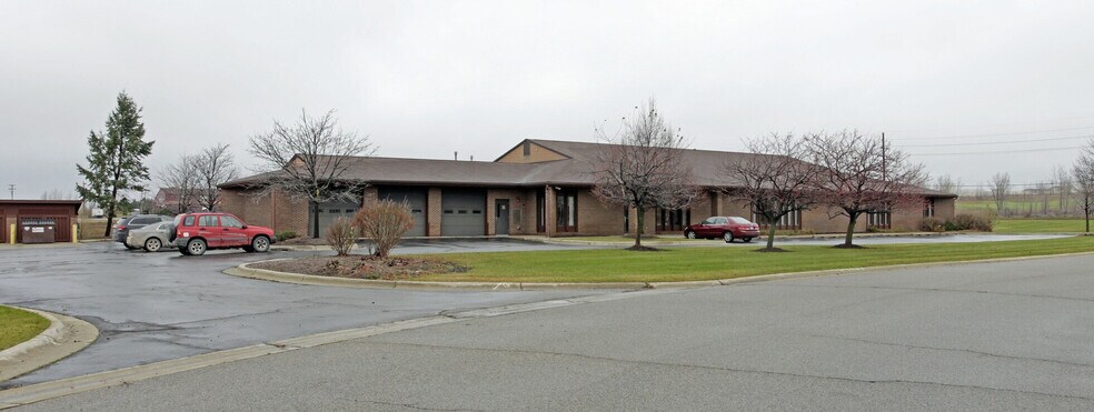 485 Lapeer Rd, Oxford, MI à vendre - Photo de l’immeuble – Image 2 sur 3