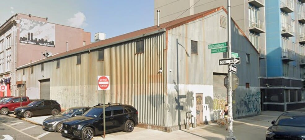 405 Leonard St, Brooklyn, NY à vendre - Photo de l’immeuble – Image 3 sur 4