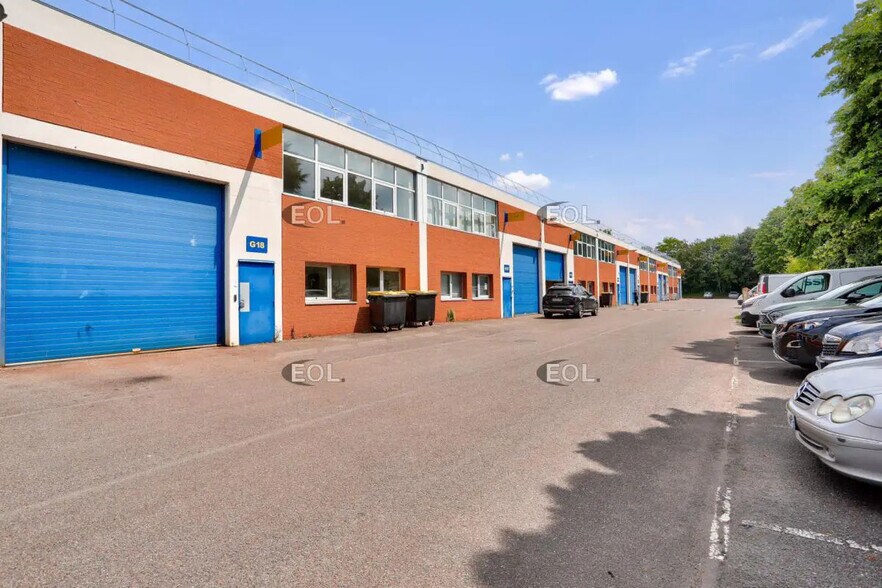 24 Avenue Des Bethunes, SAINT-OUEN-L'AUMONE à louer - Photo de l’immeuble – Image 1 sur 4