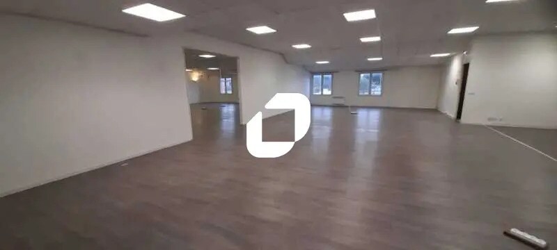 Bureau dans Eysines à louer - Photo de l’immeuble – Image 2 sur 4