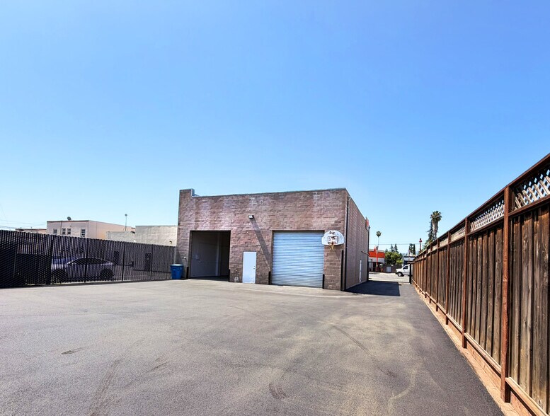 3113 Middlefield Rd, Redwood City, CA à louer - Photo de l’immeuble – Image 1 sur 10