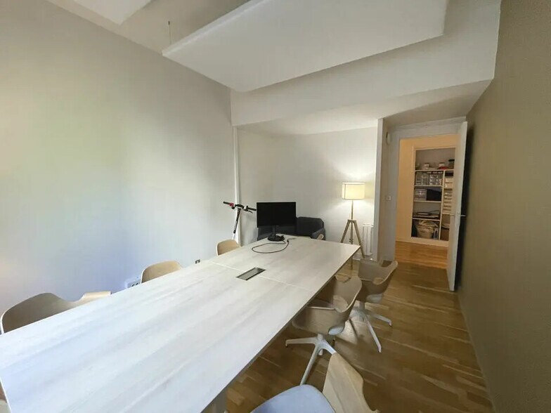 Bureau dans Bordeaux à louer - Photo de l’immeuble – Image 3 sur 9