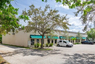 Plus de détails pour 1076 Business Ln, Naples, FL - Local d’activités à vendre
