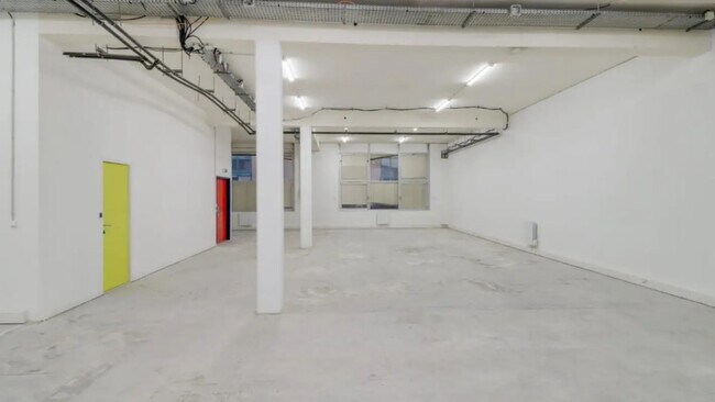 Plus de détails pour Bureau, Local d'activités à louer