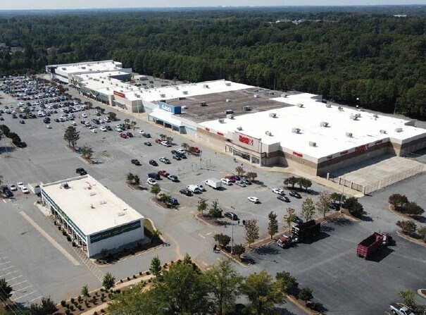 1312 Bridford Pky, Greensboro, NC à louer - Photo de l’immeuble – Image 2 sur 3