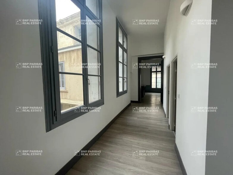 Bureau dans Montpellier à louer - Photo de l’immeuble – Image 2 sur 12