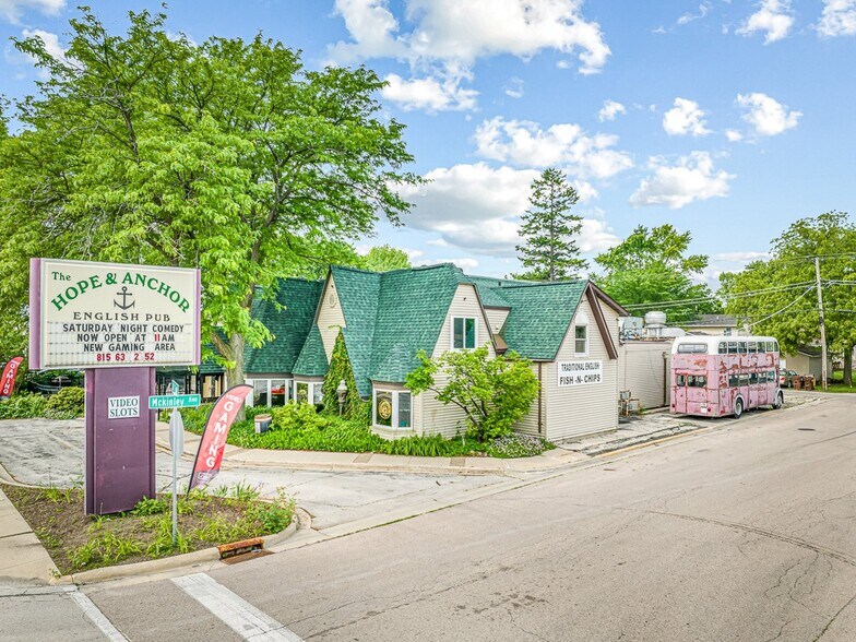 5040 N 2nd St, Loves Park, IL à vendre - Photo de l’immeuble – Image 1 sur 42