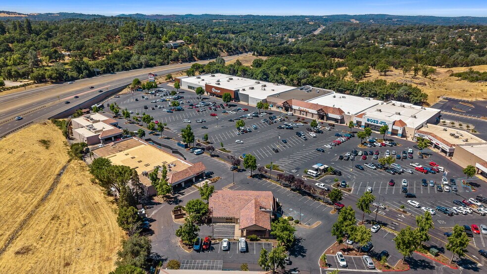 3970 Missouri Flat Rd, Placerville, CA à louer - Photo de l’immeuble – Image 3 sur 23