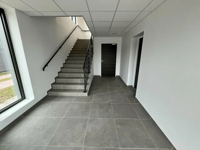 Plus de détails pour Local d’activités à vendre