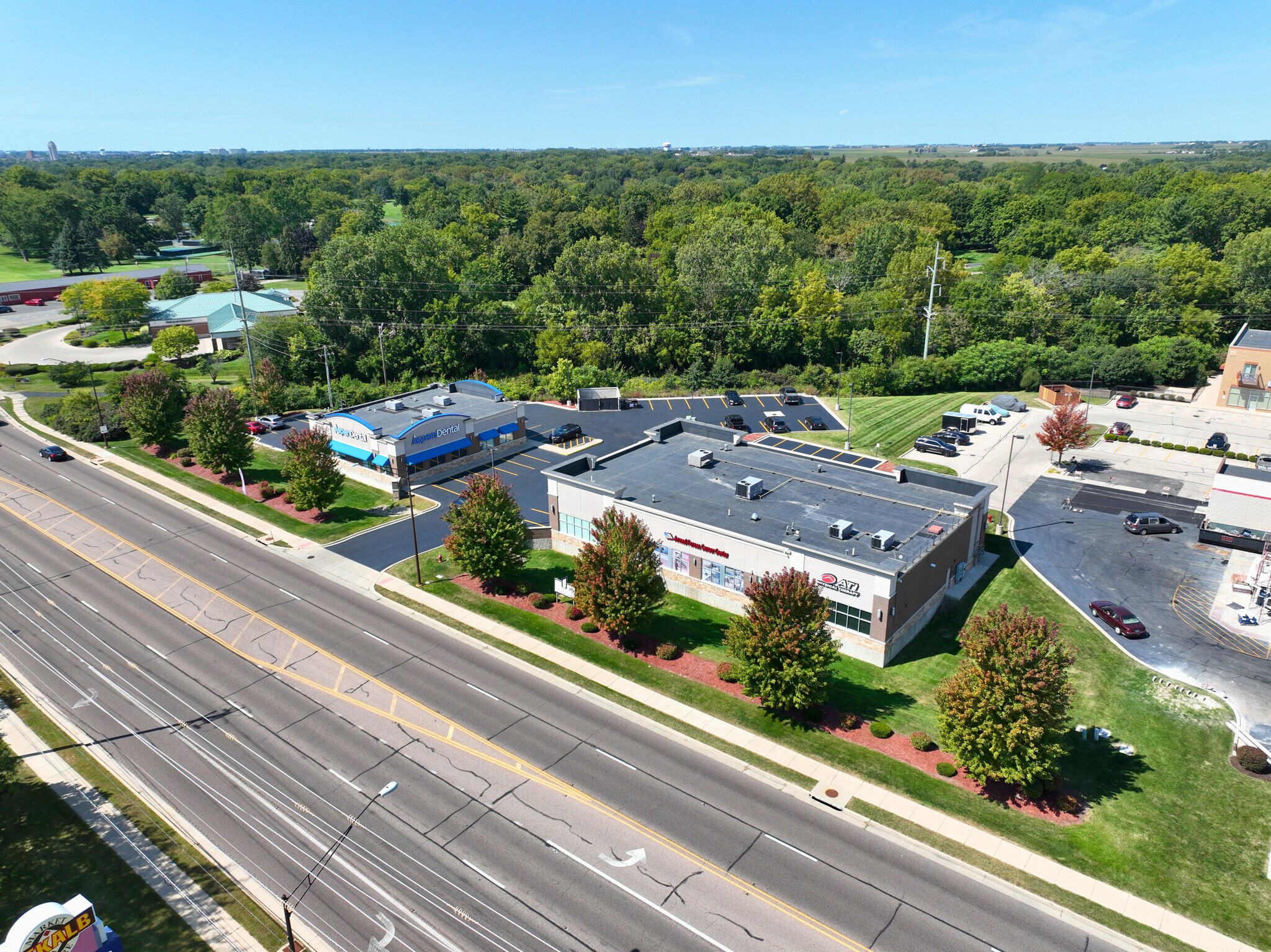 2101 Sycamore Rd, Dekalb, IL à louer Photo de l’immeuble– Image 1 sur 10