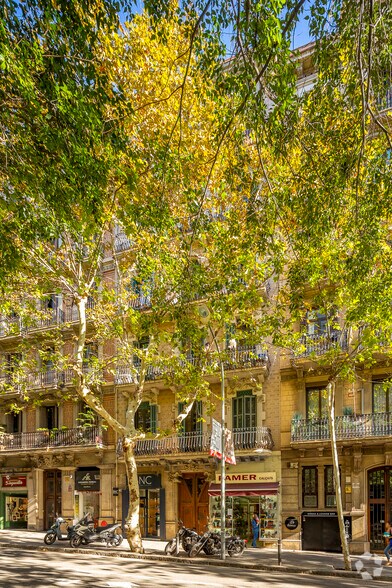Carrer d'Aribau, 126, Barcelone, Barcelona à louer - Photo de l’immeuble – Image 1 sur 1