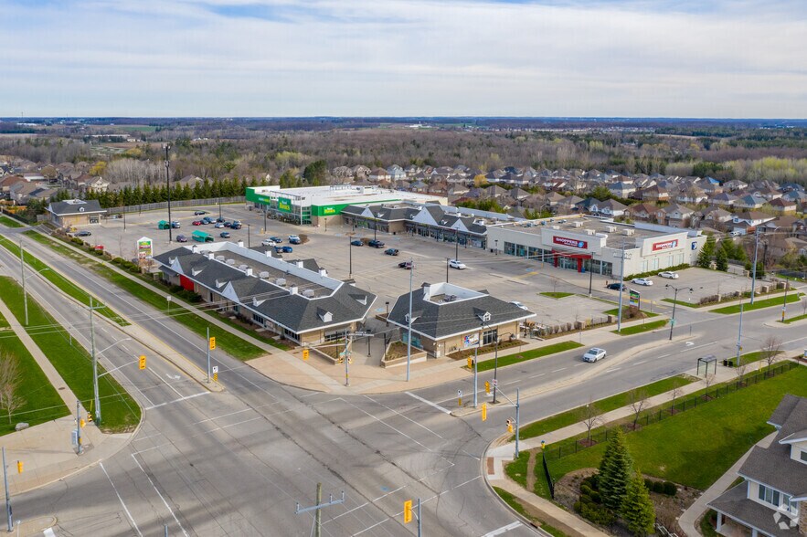 600 Laurelwood Dr W, Waterloo, ON à louer - Aérien – Image 2 sur 6