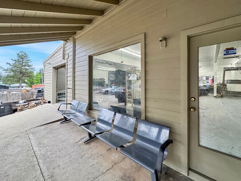 13383 Colfax Hwy, Grass Valley, CA à vendre - Photo de l’immeuble – Image 2 sur 16