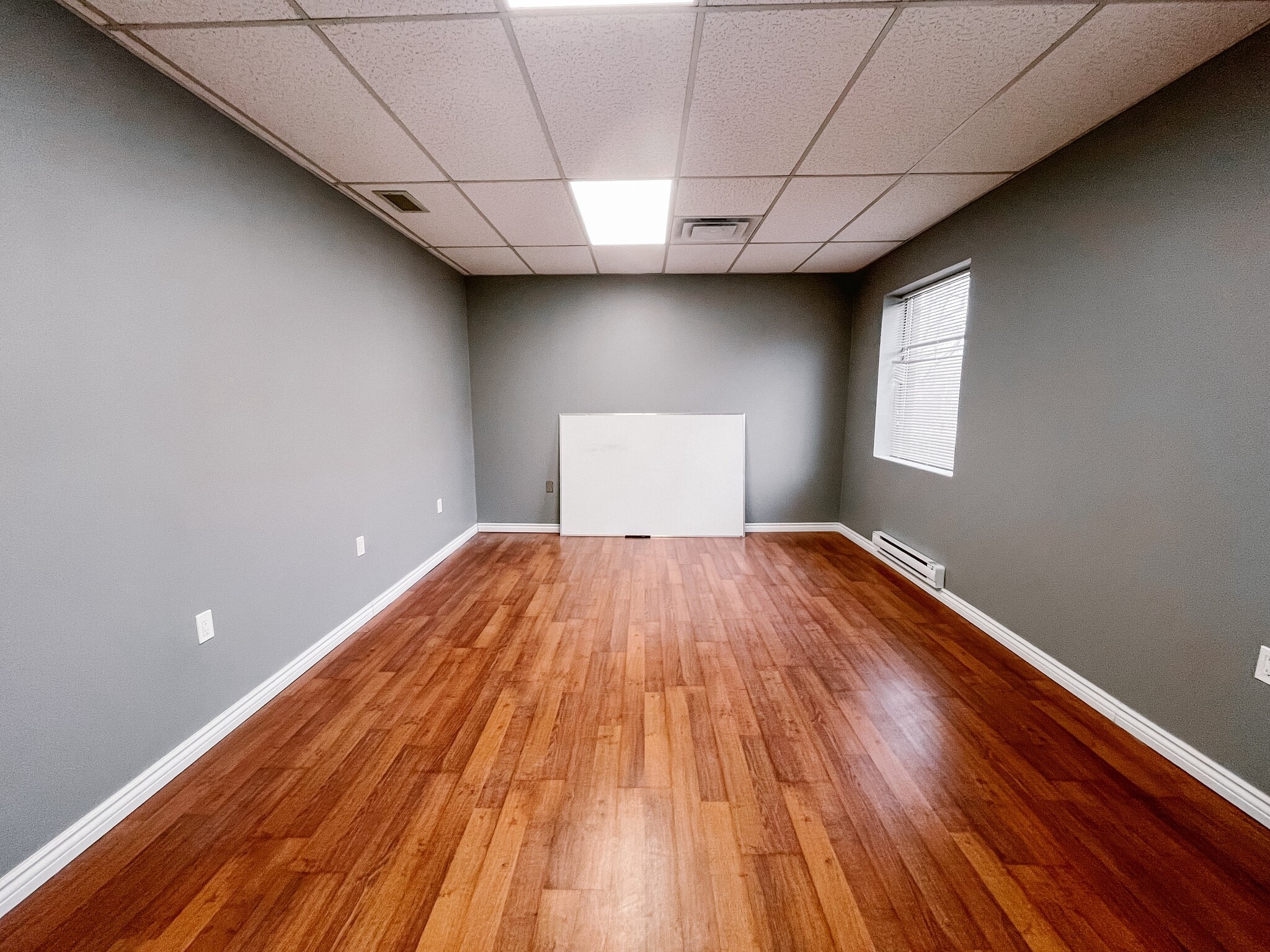 120 Wellington St, London, ON à louer Photo intérieure– Image 1 sur 7