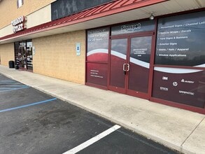 3956 S Main St, Blacksburg, VA à louer Photo de l’immeuble– Image 2 sur 2