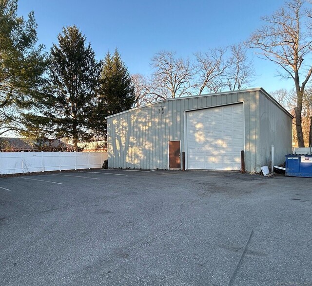 1569 W Main St, Willimantic, CT à louer - Photo de l’immeuble – Image 1 sur 5