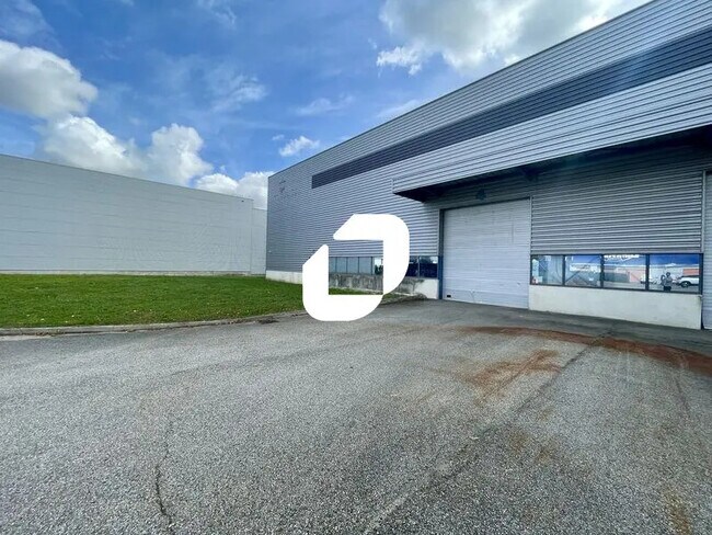 Plus de détails pour Bureau, Local d'activités à louer