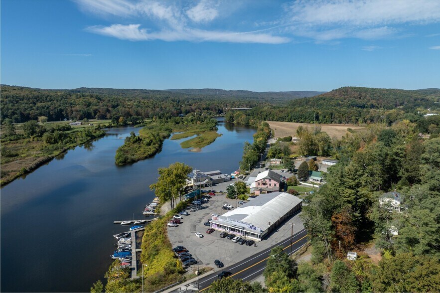 Marina Waterfront MXD Mixed Use Complex portefeuille de 3 biens à vendre sur LoopNet.fr - Aérien – Image 3 sur 49