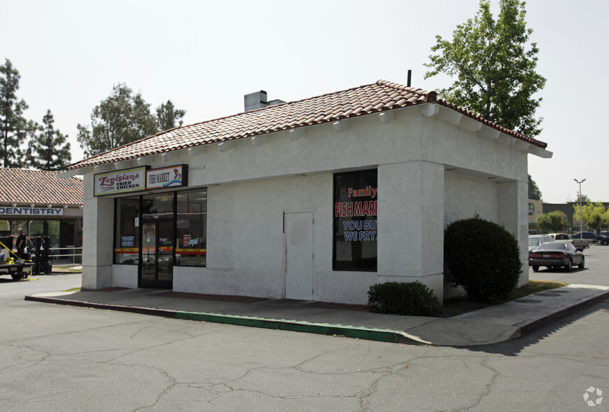 1635 E Highland Ave, San Bernardino, CA à vendre - Photo de l’immeuble – Image 1 sur 3