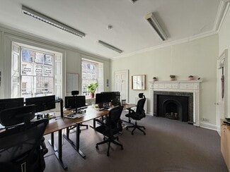 Plus de détails pour 36 George St, Perth - Bureau à louer