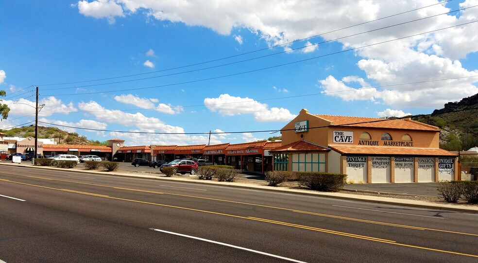 11649 N Cave Creek Rd, Phoenix, AZ à louer - Photo de l’immeuble – Image 2 sur 3