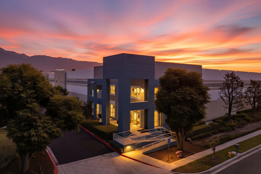 11246 Jersey Blvd, Rancho Cucamonga, CA à louer - Photo de l’immeuble – Image 2 sur 8