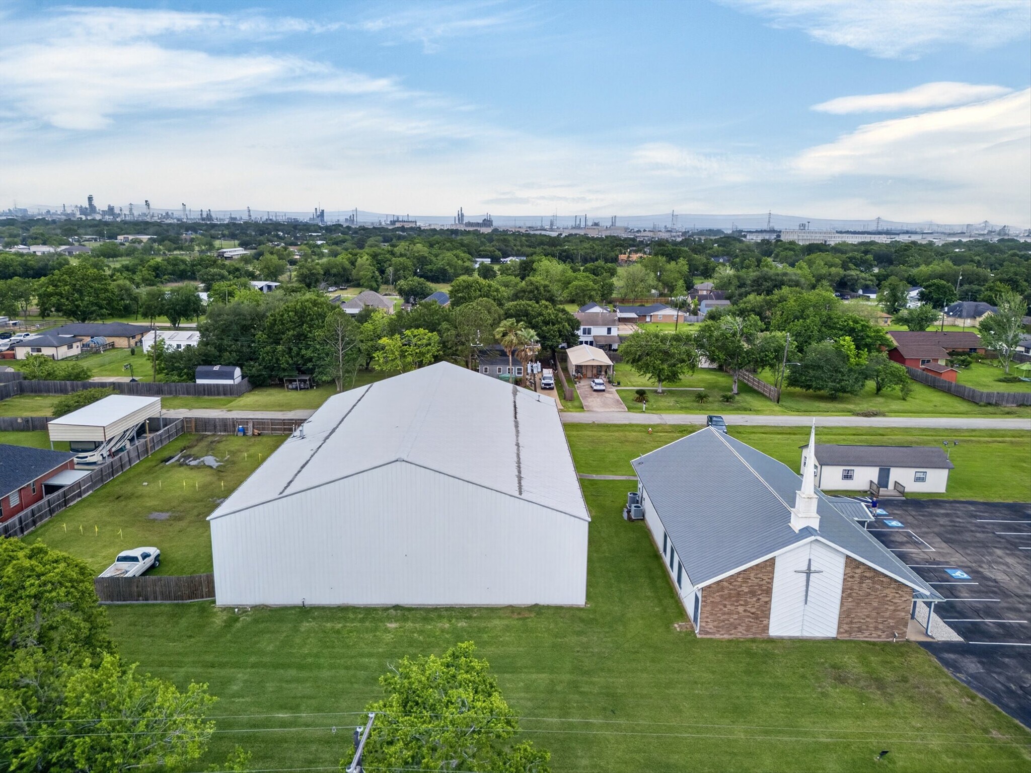 11141 N Avenue L, La Porte, TX à vendre Photo principale– Image 1 sur 41