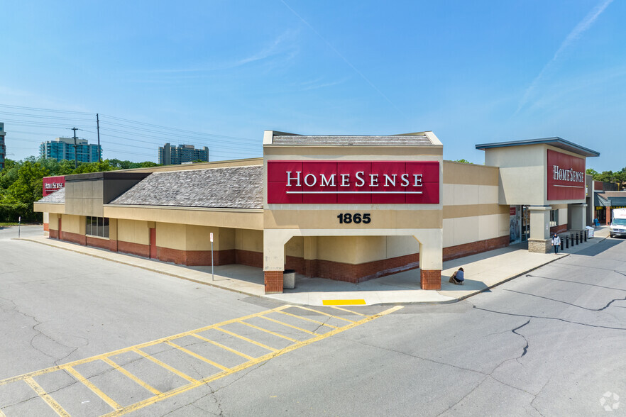 1865 Lakeshore Rd W, Mississauga, ON à louer - Photo de l’immeuble – Image 2 sur 4