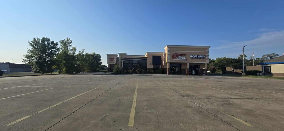 139 W Shawnee St, Muskogee, OK à louer - Photo de l’immeuble – Image 3 sur 17