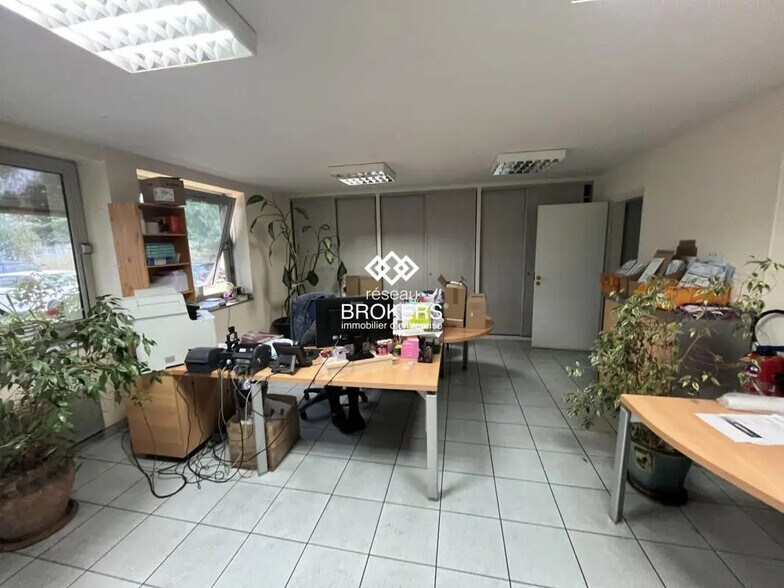 Local d’activités dans Beaucouzé à louer - Photo de l’immeuble – Image 2 sur 4