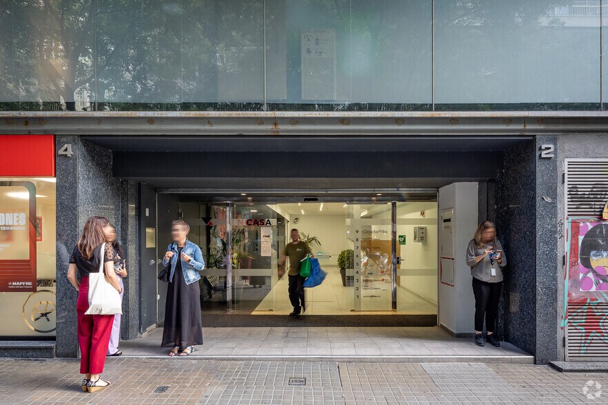 Bureau dans Barcelone, Barcelona à louer - Photo de l’immeuble – Image 2 sur 4
