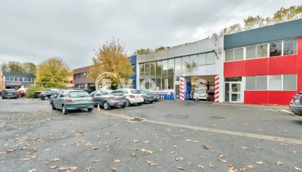 Local d’activités dans Torcy à louer - Photo de l’immeuble – Image 1 sur 4