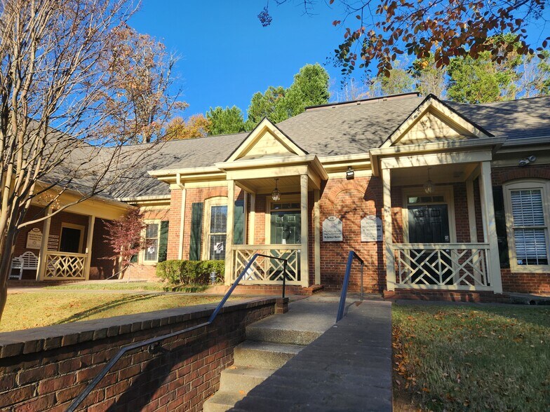 2786 N Decatur Rd, Decatur, GA à louer - Photo de l’immeuble – Image 1 sur 5