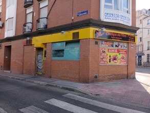 28025, 181, Madrid, Madrid à louer Photo de l’immeuble– Image 2 sur 9