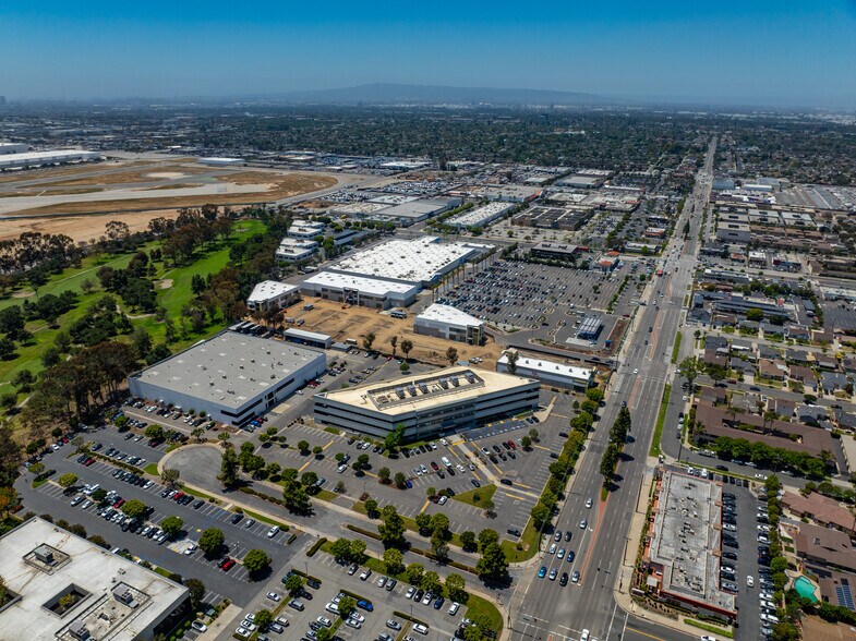 3200 E Carson St, Lakewood, CA à vendre - Photo de l’immeuble – Image 2 sur 7