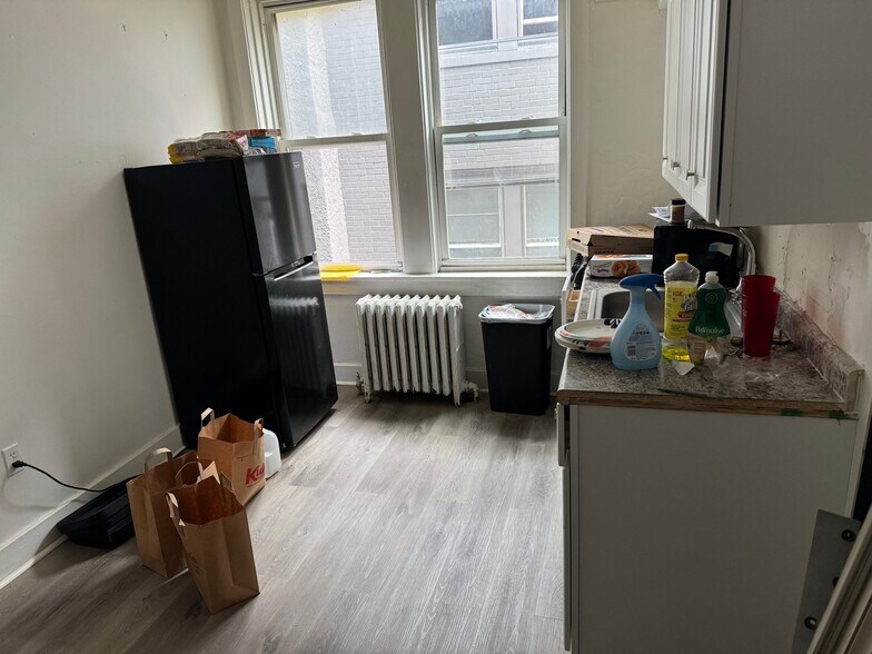 16 Units Dormont portefeuille de 2 biens à vendre sur LoopNet.fr - Photo de l’immeuble – Image 3 sur 14