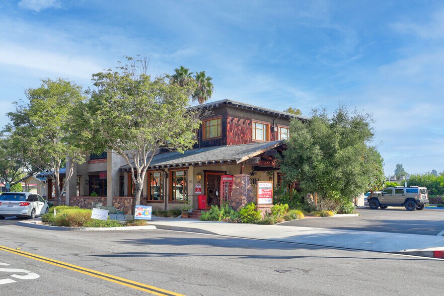 155 El Camino Real, Tustin, CA à louer - Photo de l’immeuble – Image 3 sur 49