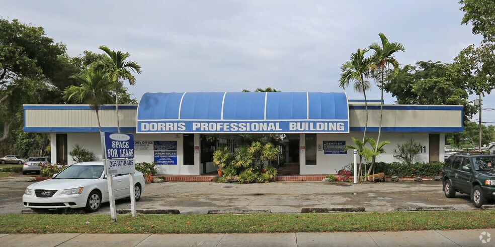 311 NE 8th St, Homestead, FL à louer - Photo de l’immeuble – Image 3 sur 4
