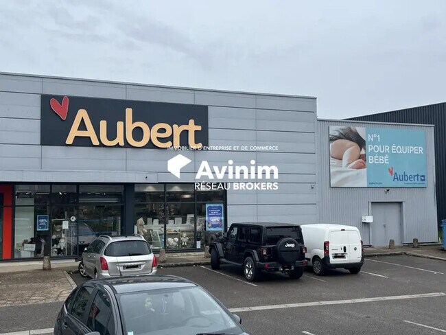 Plus de détails pour Local commercial à louer