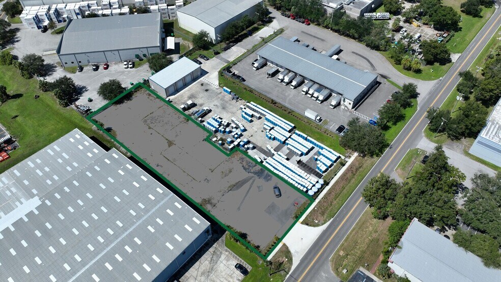 1922 Tampa East Blvd, Tampa, FL à louer - Photo de l’immeuble – Image 3 sur 8