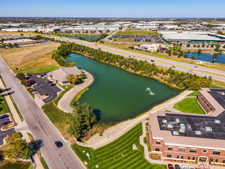 5.08 ± Acres on N. Cypress St., Wichita, KS à vendre - Photo de l’immeuble – Image 2 sur 25