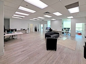 3689 1st Av E, Vancouver, BC à louer Photo intérieure– Image 2 sur 7