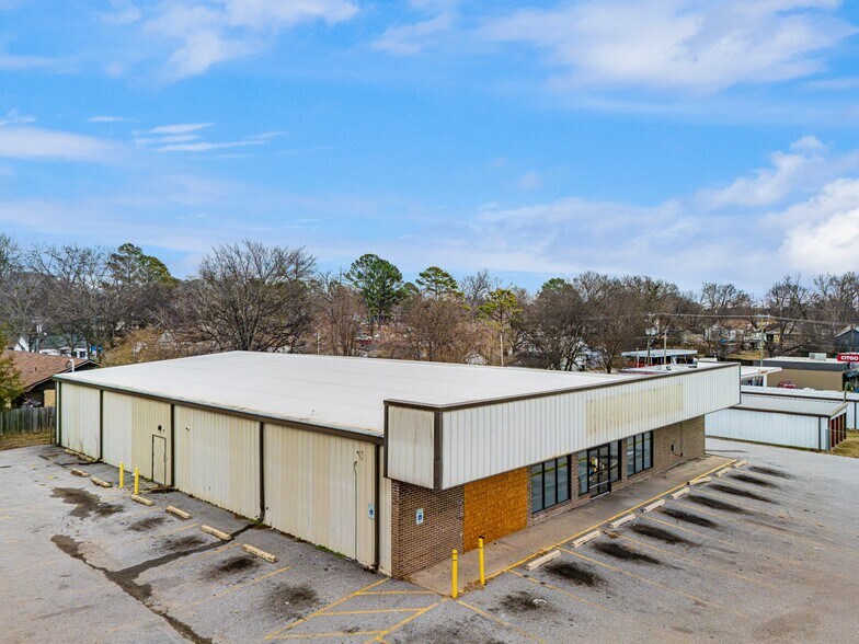 858 N Central Ave, Batesville, AR à louer - Photo de l’immeuble – Image 2 sur 19