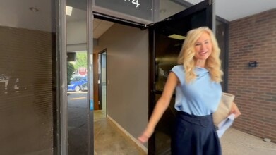 7920 Elmbrook Dr, Dallas, TX à louer - Vidéo sur l’annonce professionnelle