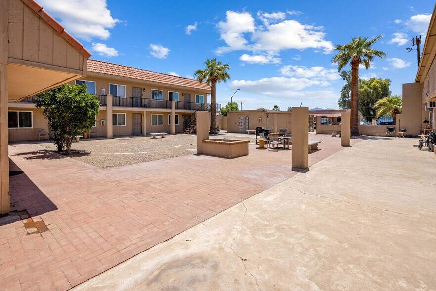 1223 N Dysart Rd, Avondale, AZ à vendre - Photo de l’immeuble – Image 1 sur 12