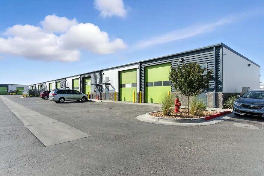 5146 Liberator Drie dr, Kearns, UT à louer - Photo de l’immeuble – Image 3 sur 33