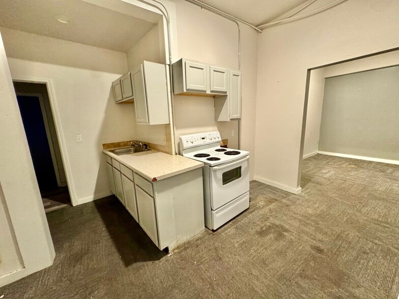 2945 N Porter Ave, Wichita, KS à vendre - Photo intérieure – Image 2 sur 10